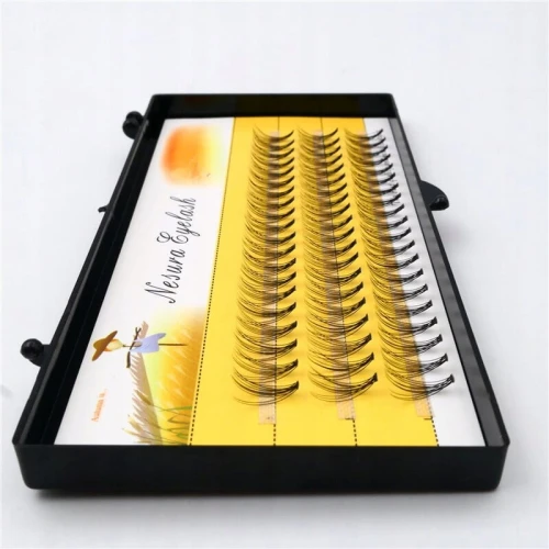 Rzęsy w kępkach Nesura 10 mm czarne